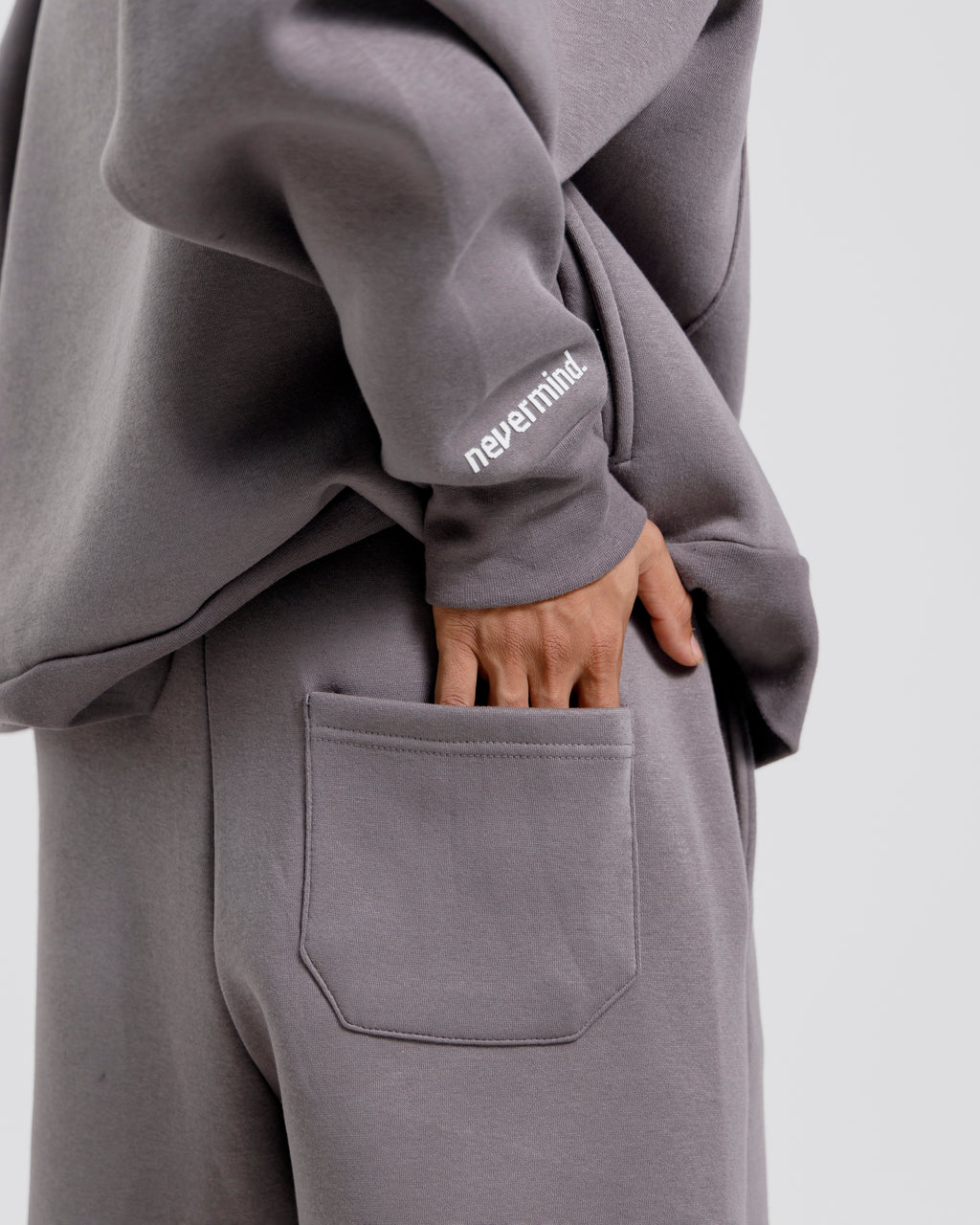 Nevermind Essentials volume I | Steel Grey Wide legged Pant