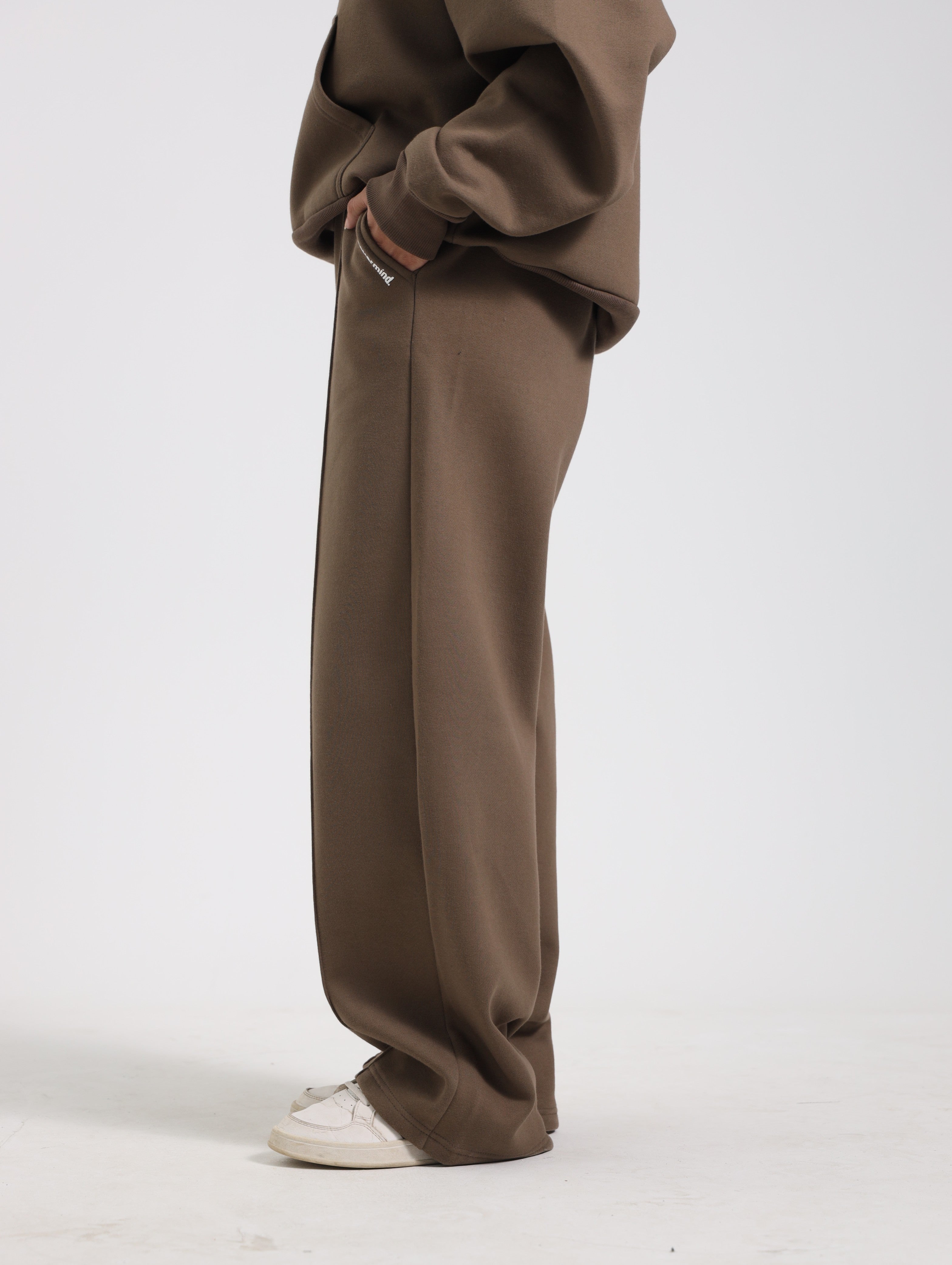 Nevermind Essentials volume I | Brown Wide legged Pant