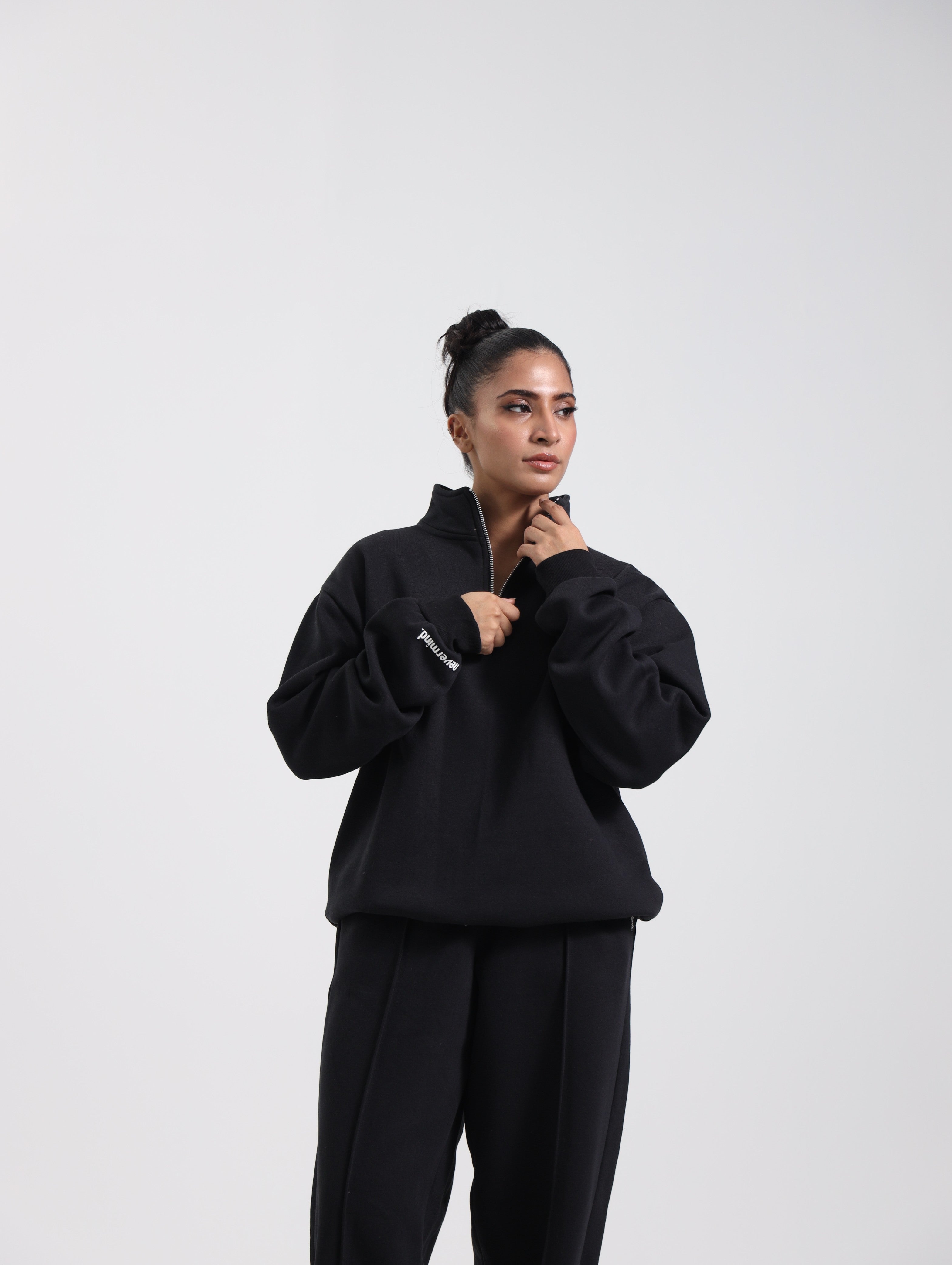 Nevermind Essentials volume I | Black Sweatshirt fleece Co-ord set.