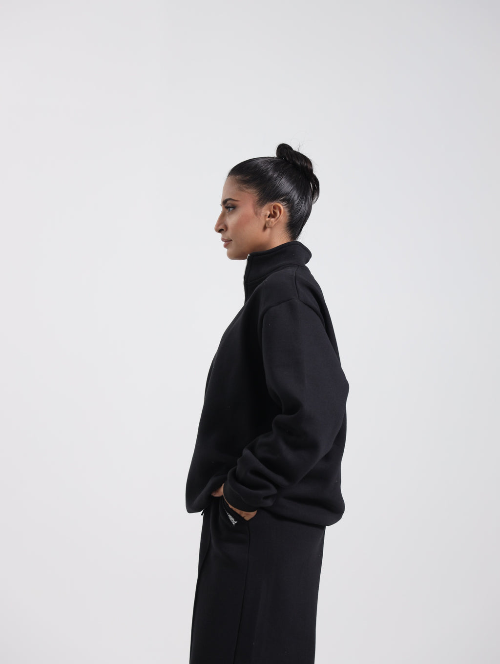 Nevermind Essentials volume I | Black Sweatshirt fleece Co-ord set.