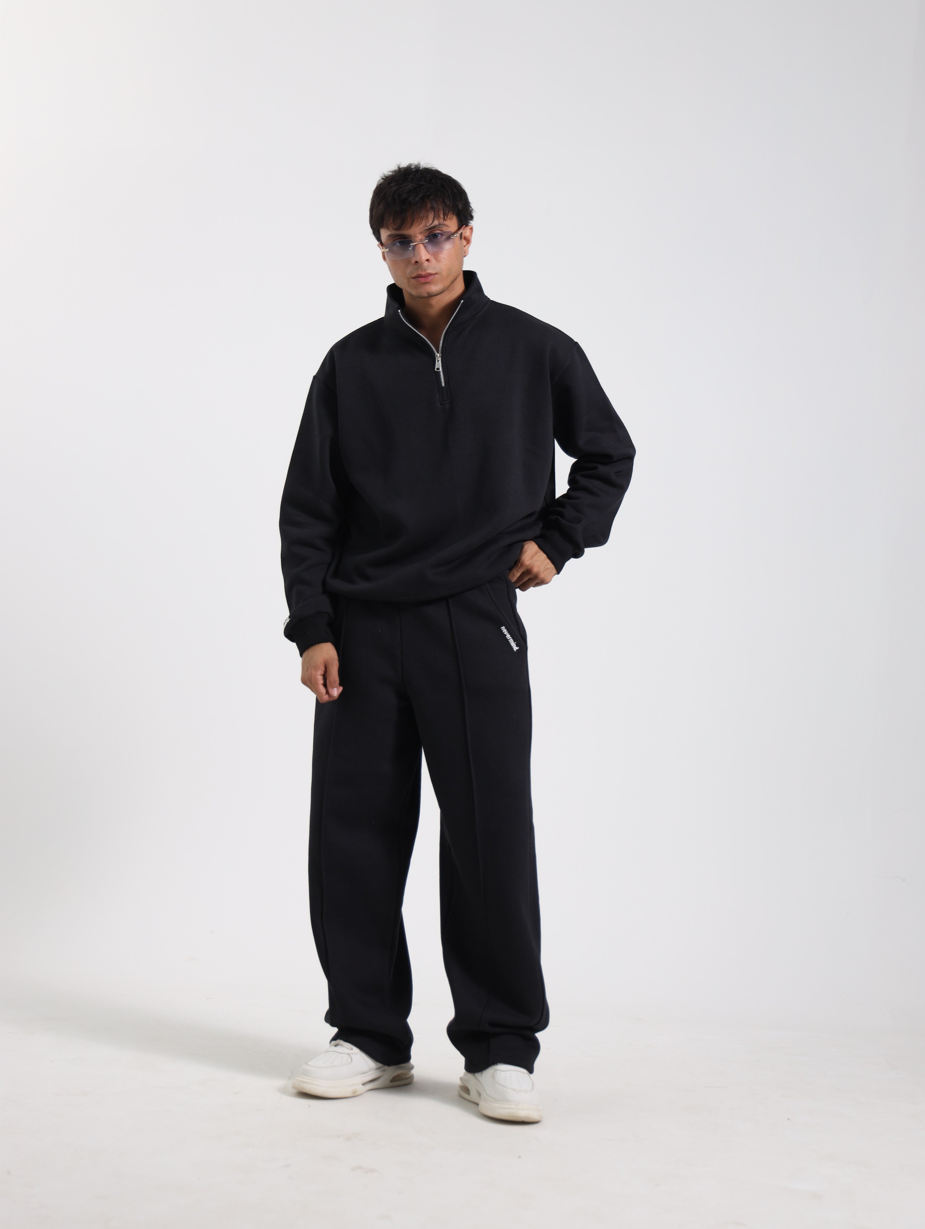 Nevermind Essentials volume I | Qtr zip sweatshirt | Black