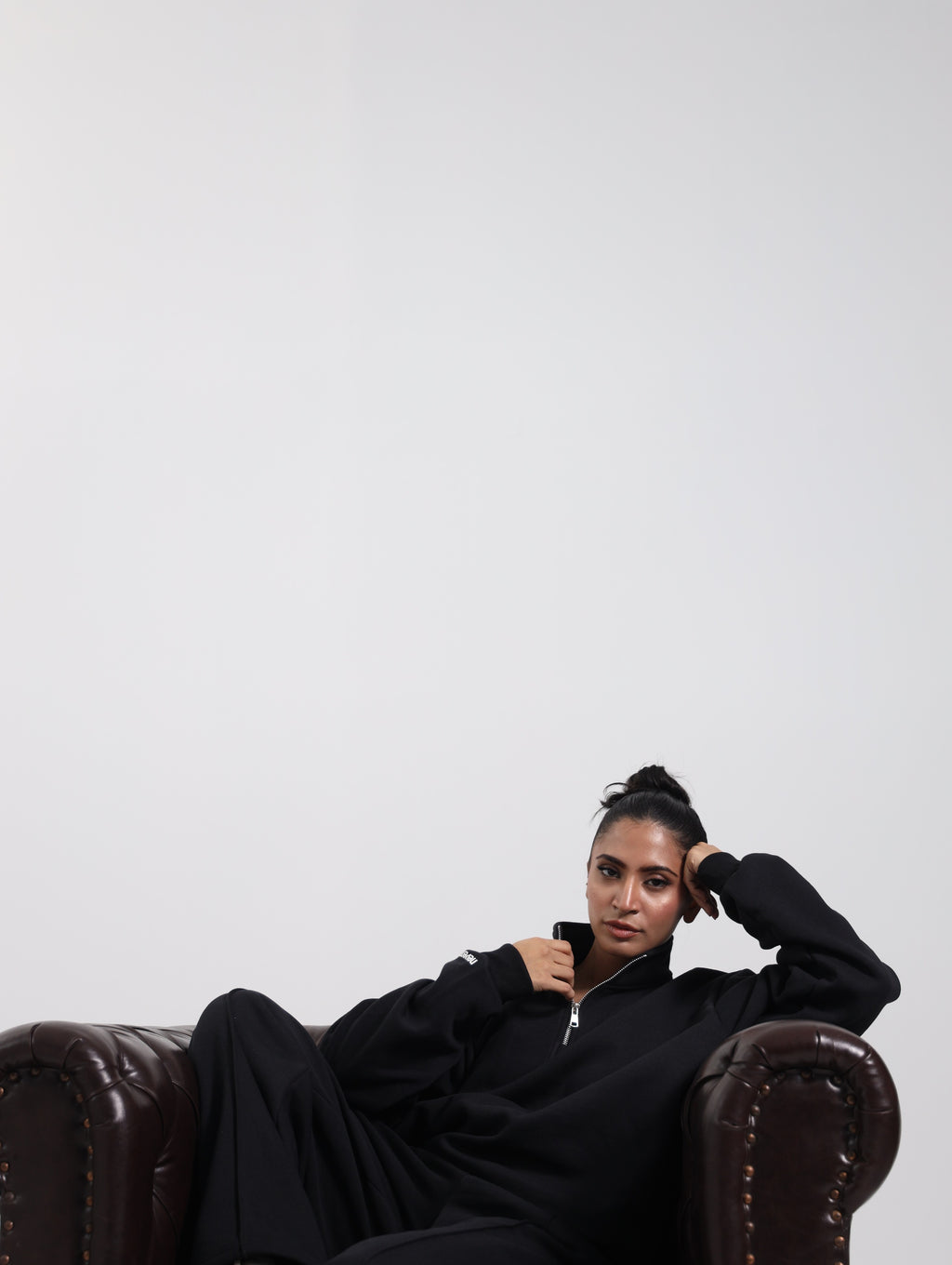 Nevermind Essentials volume I | Black Sweatshirt fleece Co-ord set.