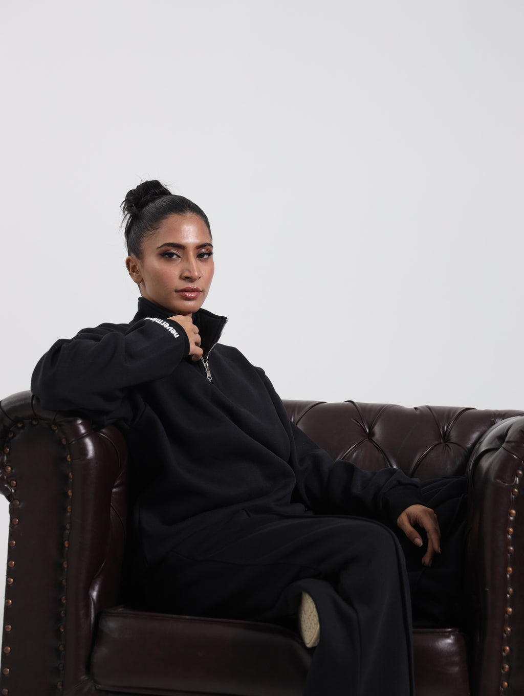 Nevermind Essentials volume I | Black Sweatshirt fleece Co-ord set.