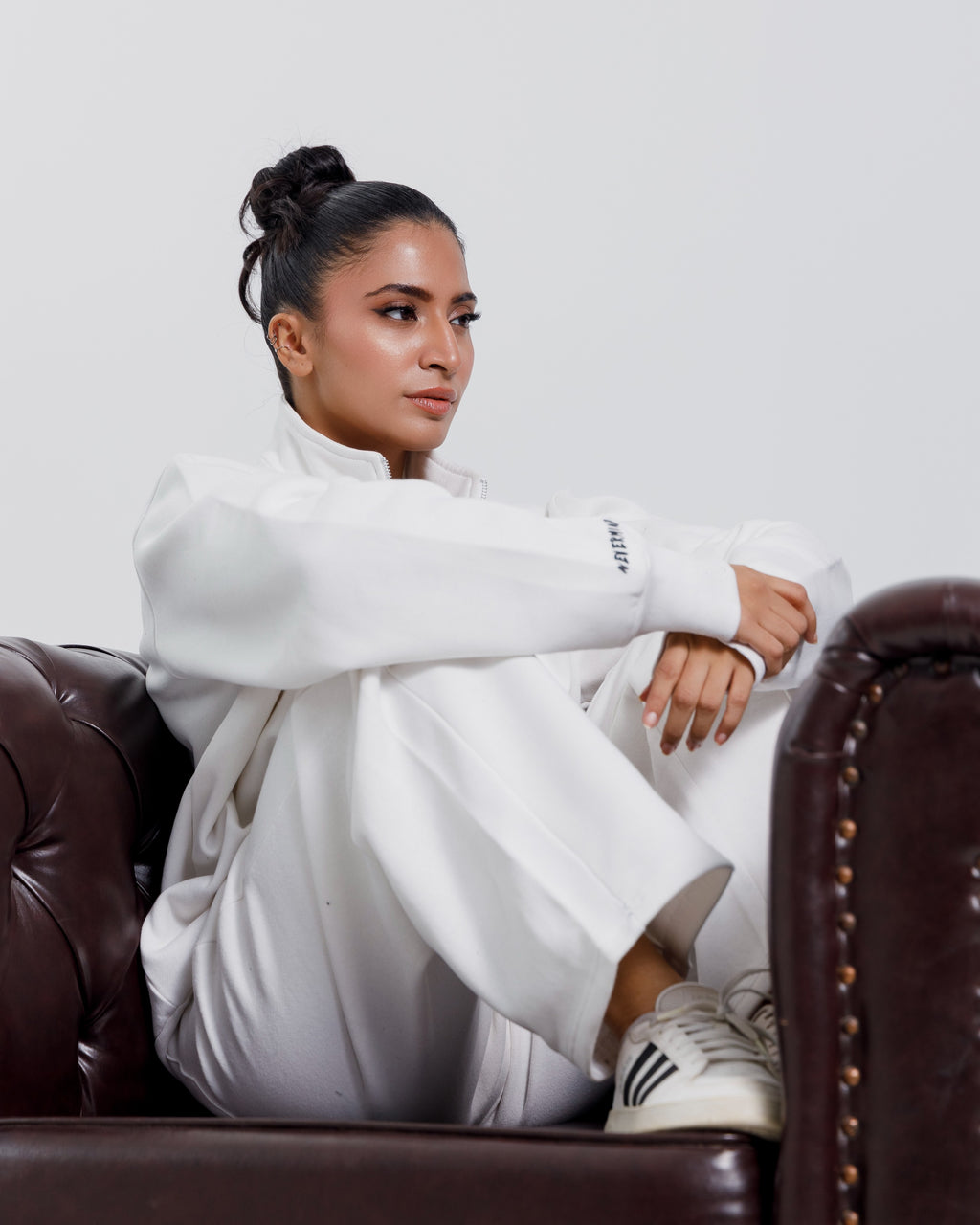 Nevermind Essentials volume I | White Sweatshirt fleece Co-ord set