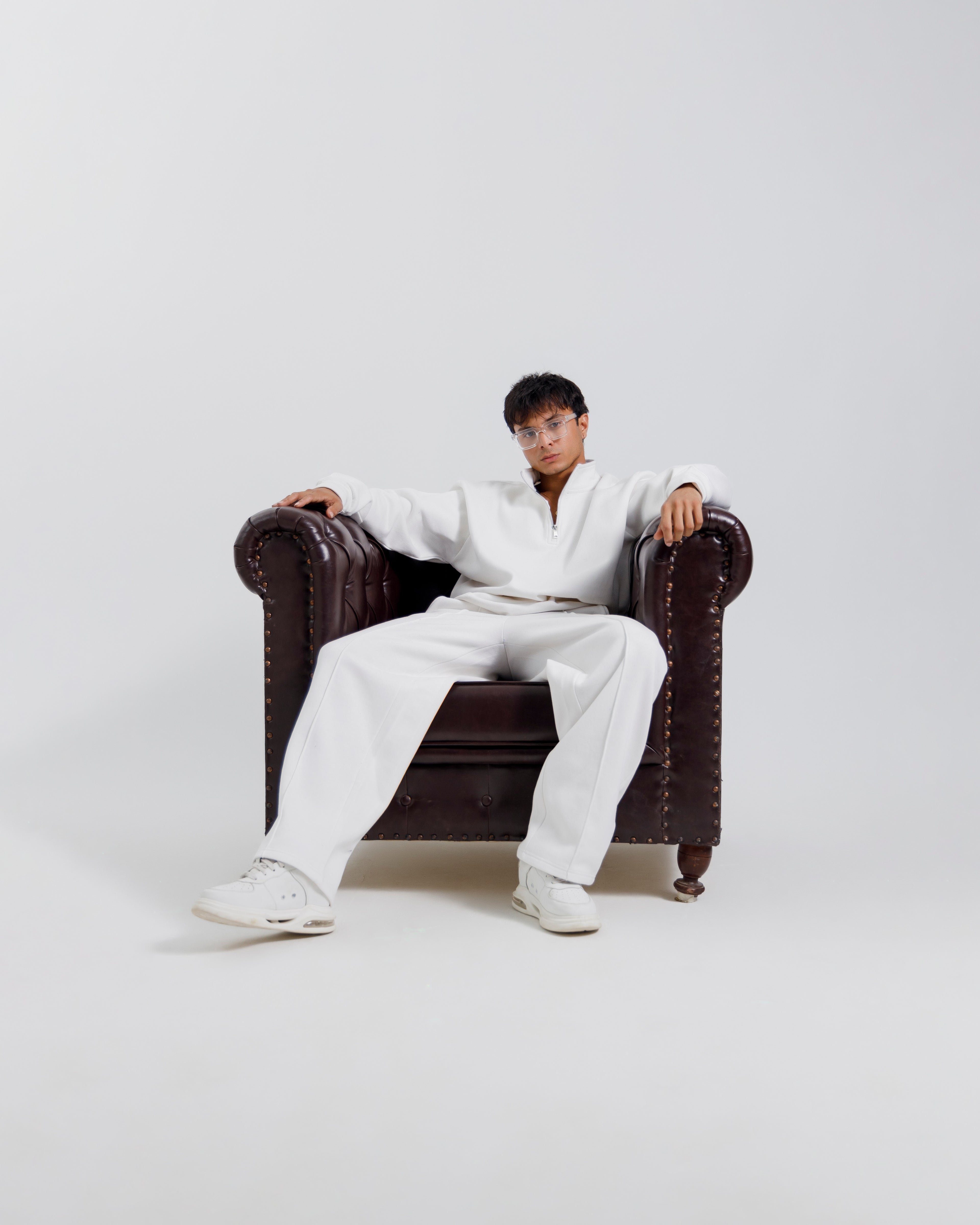 Nevermind Essentials volume I | White Sweatshirt fleece Co-ord set