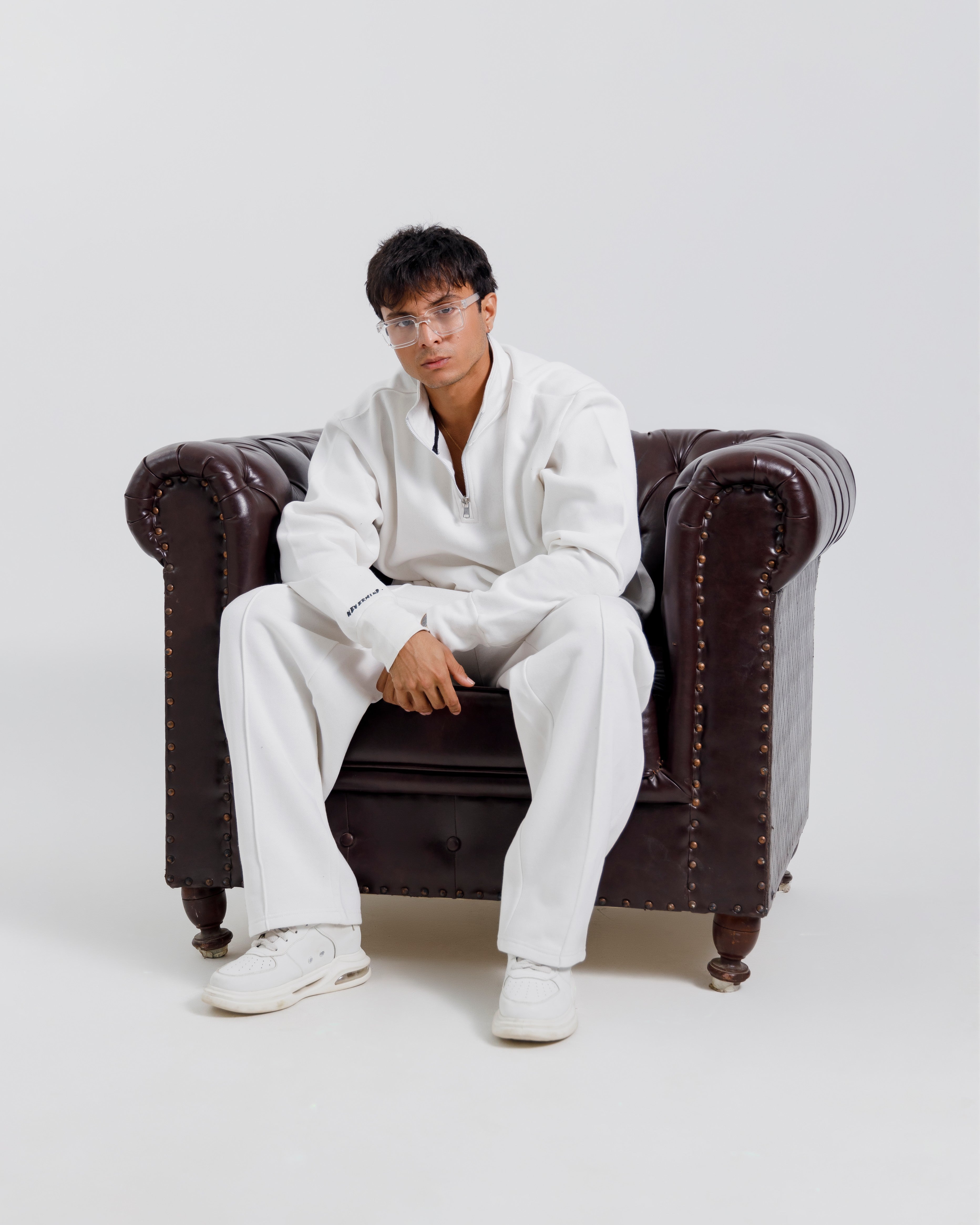 Nevermind Essentials volume I | White Sweatshirt fleece Co-ord set
