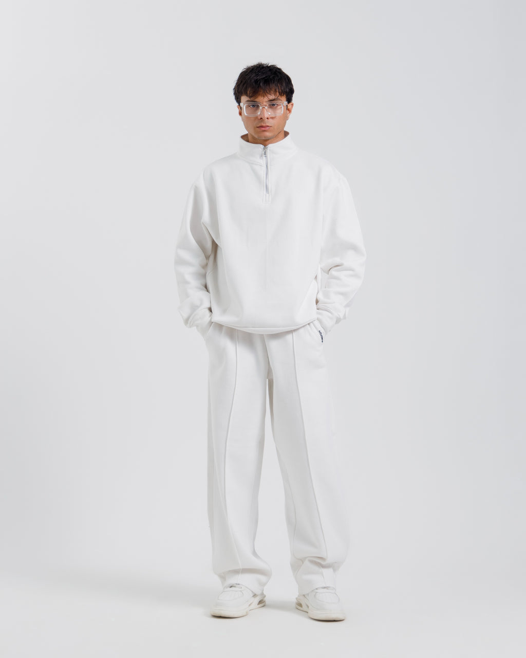 Nevermind Essentials volume I | White Sweatshirt fleece Co-ord set