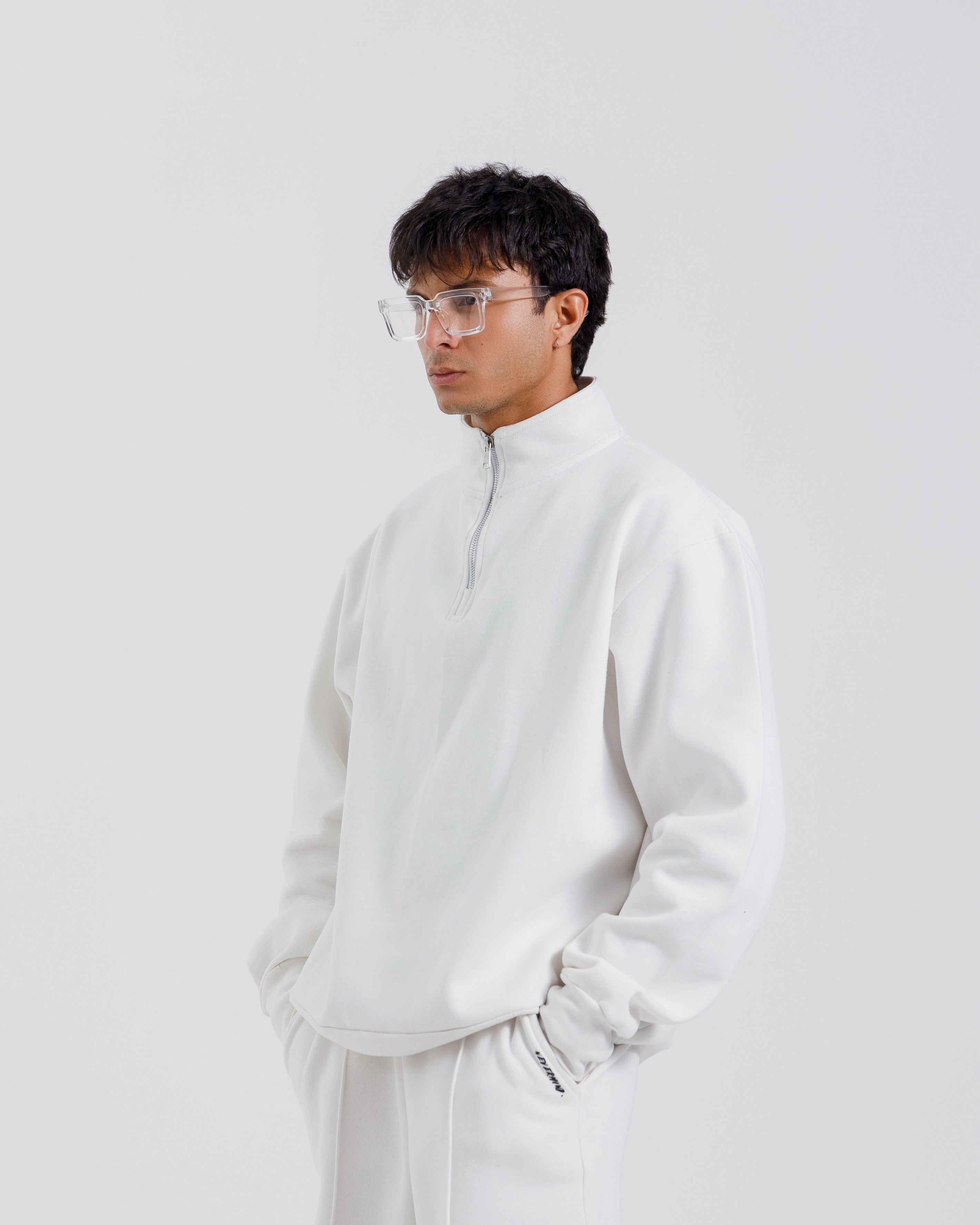Nevermind Essentials volume I | White Sweatshirt fleece Co-ord set