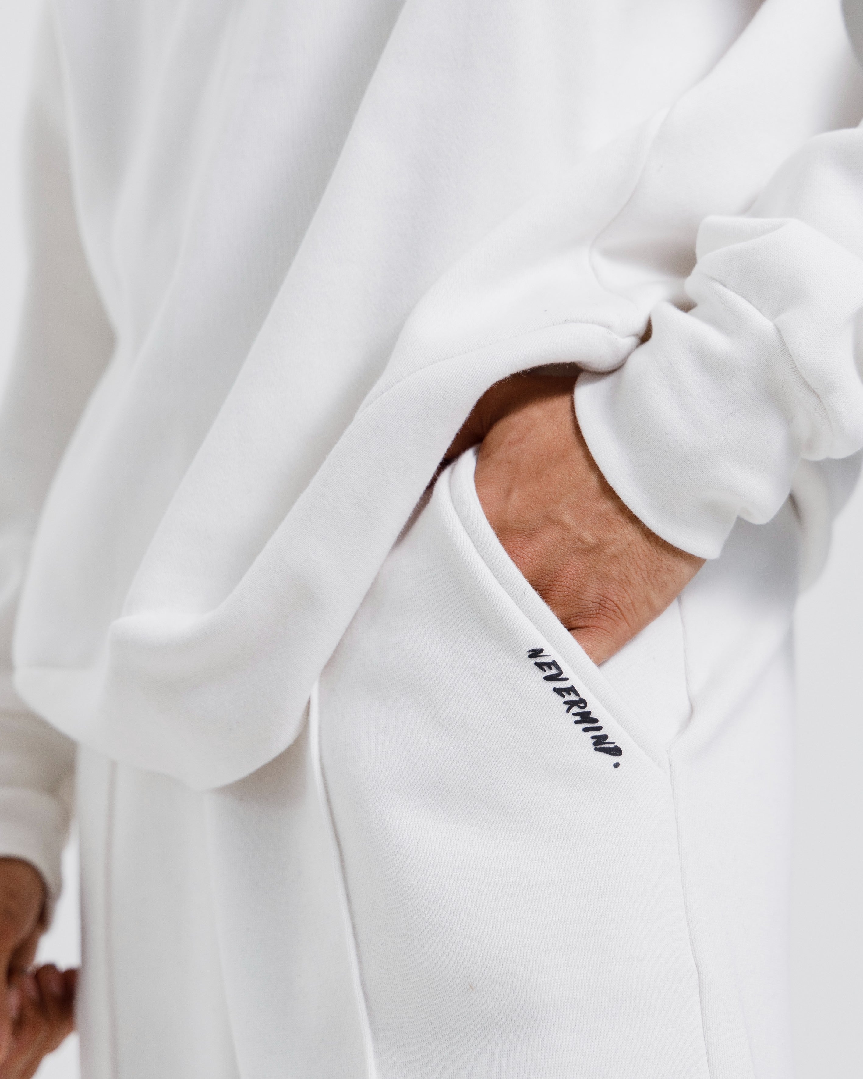 Nevermind Essentials volume I | White Sweatshirt fleece Co-ord set